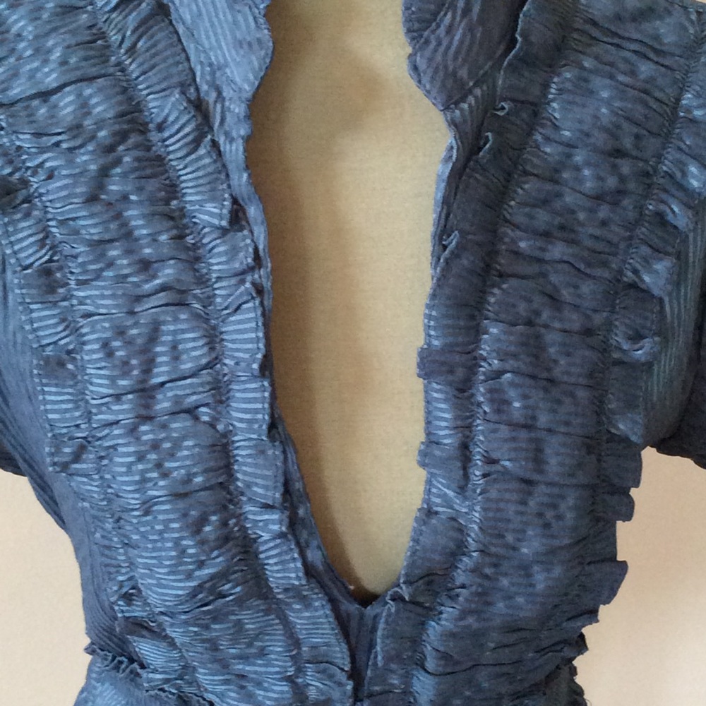 Top - Picture 4 of 6